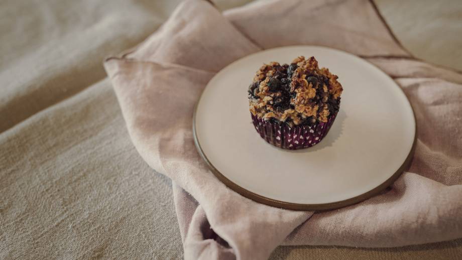 baked oat meal muffin symbolic picture