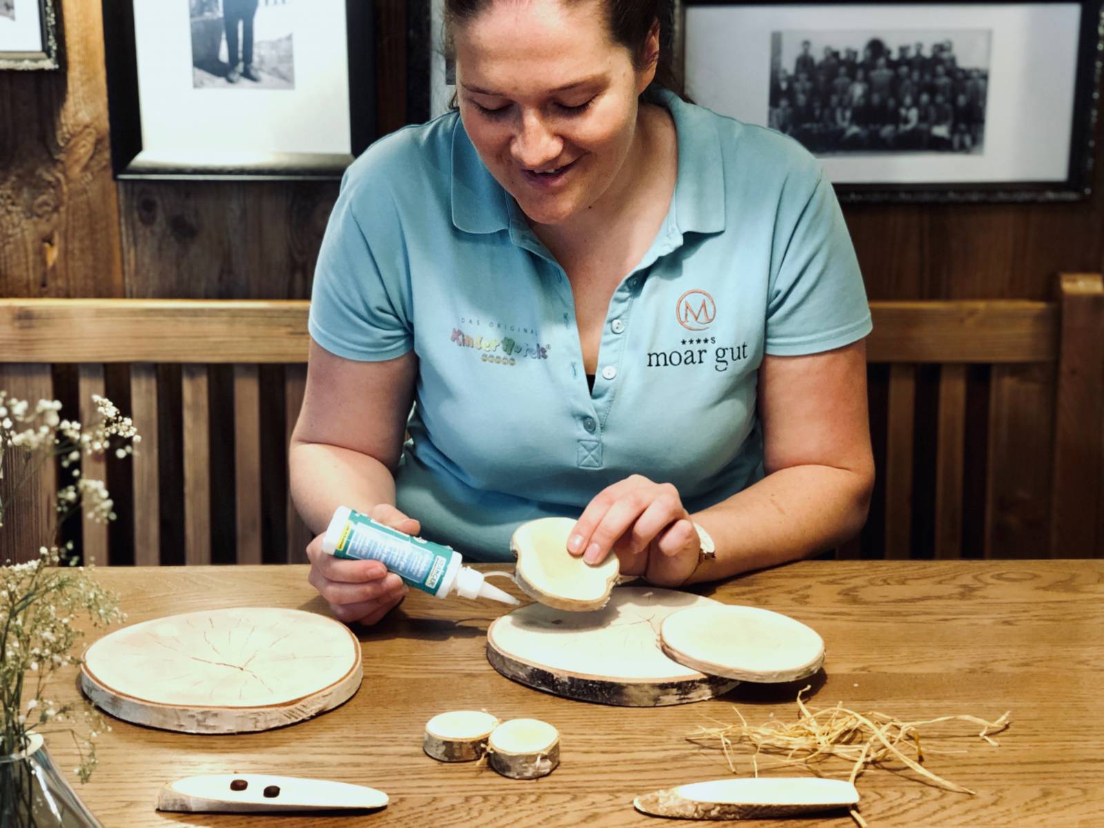 Zauberhafter Holz-Osterhase  Symbolfoto
