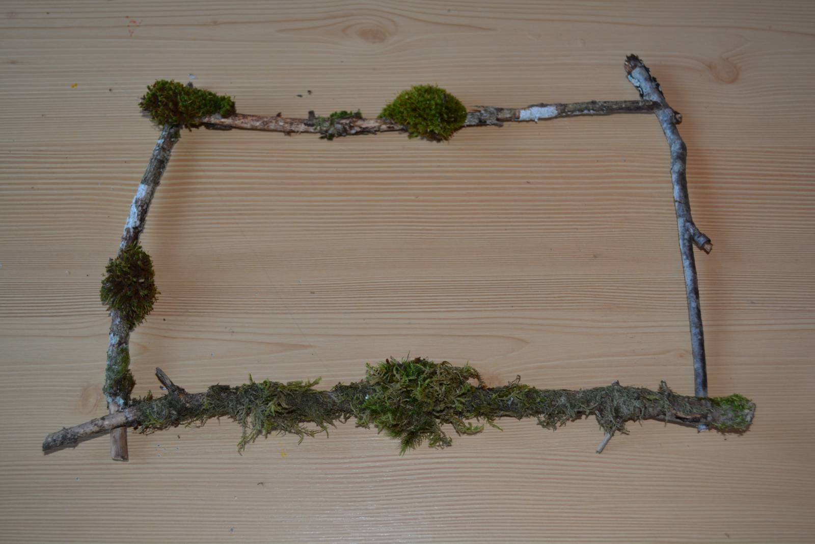 Herbstbasteln mit Kindern Symbolfoto