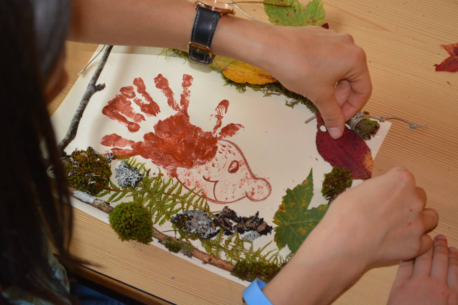 Herbstbasteln mit Kindern Symbolfoto