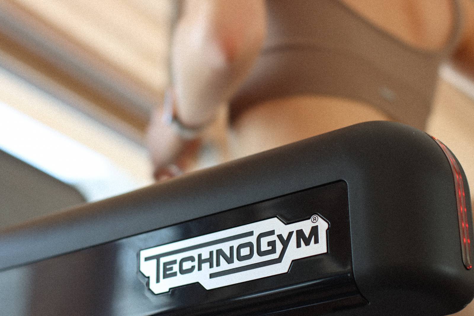 Neu am Moar Gut: FITNESS-STUDIO mit Bergpanorama Symbolfoto