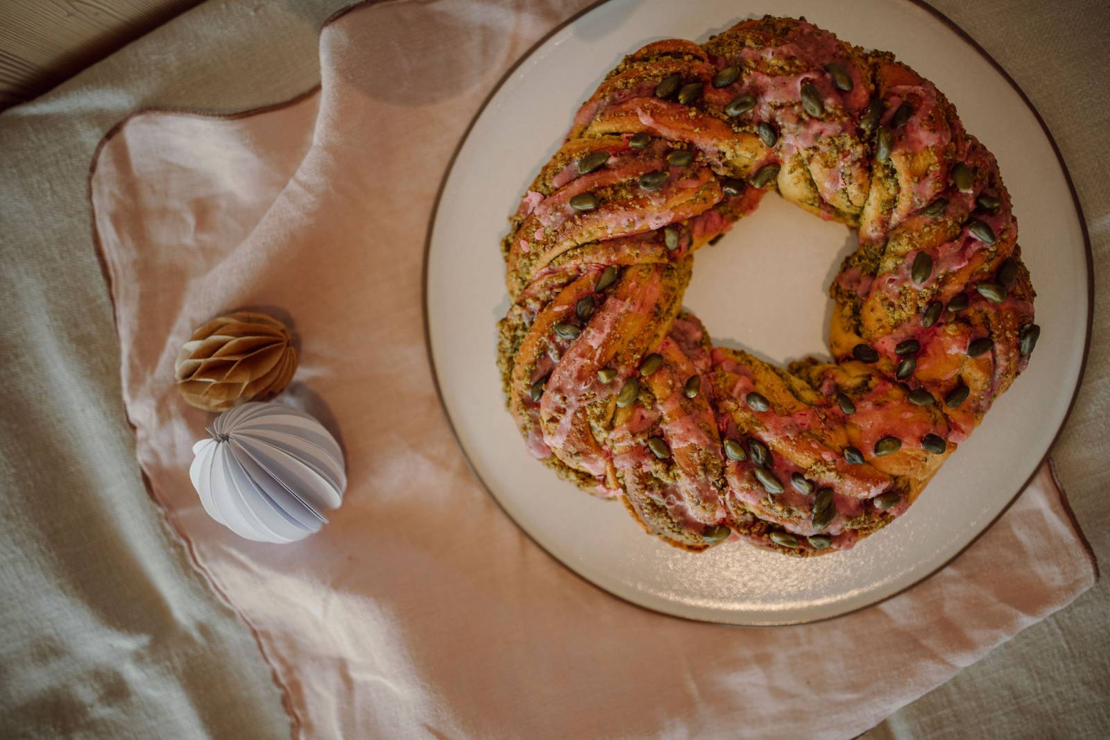 Osterkranz mit Pistazien Symbolfoto