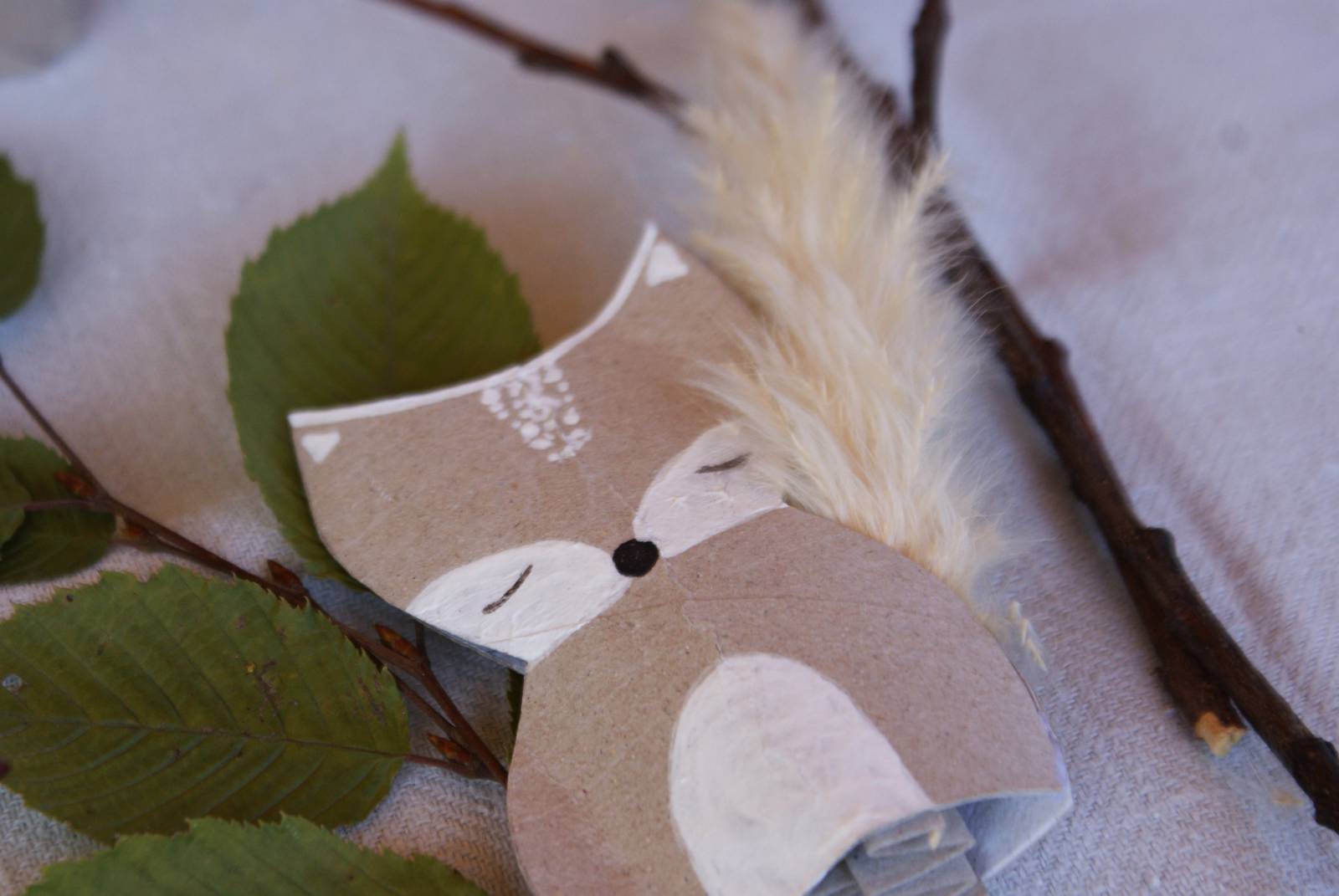 MOAR TUTORIAL: Forest animals from paper rolls symbolic picture