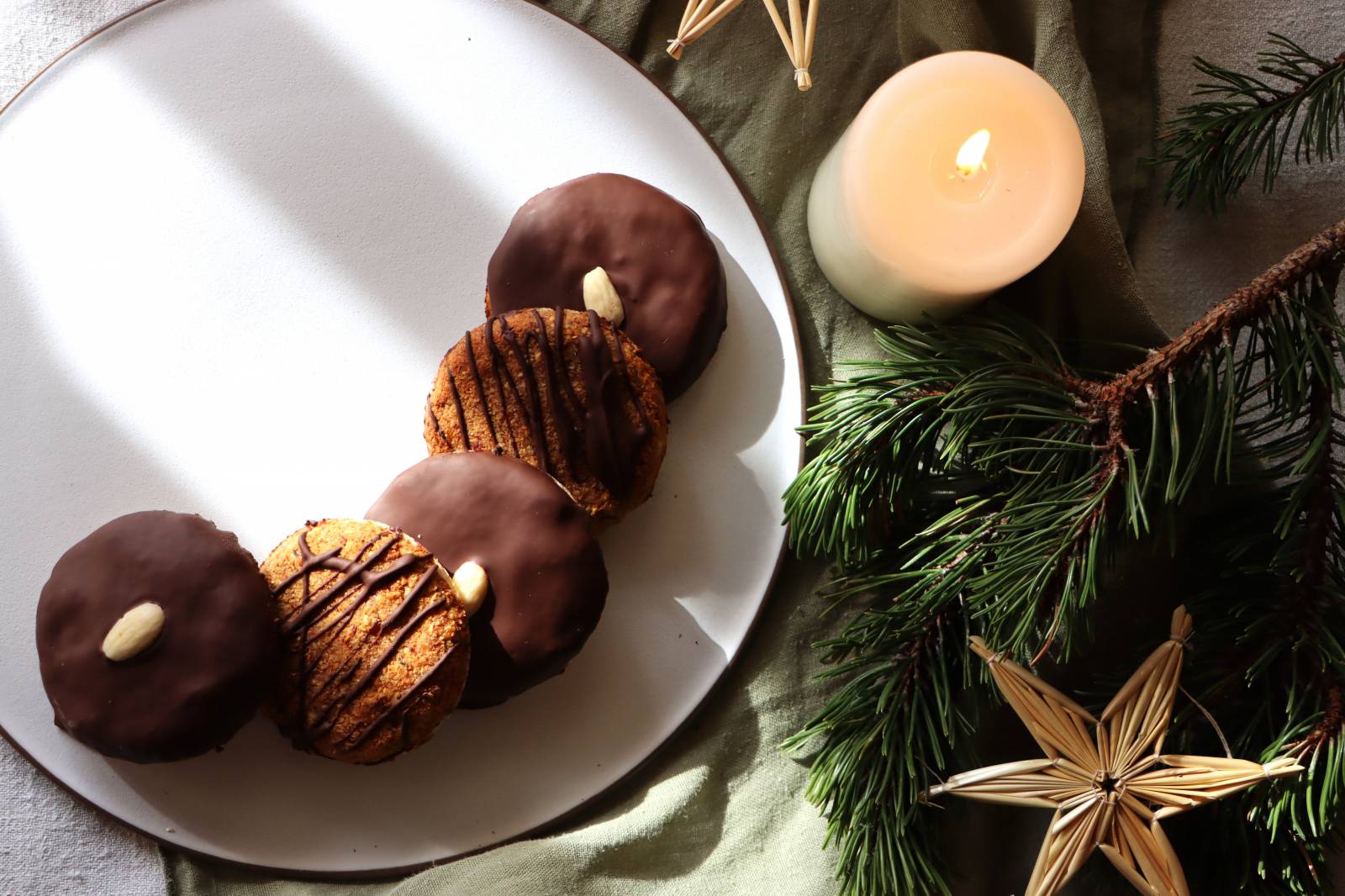 vegan & sugar-free gingerbread symbolic picture