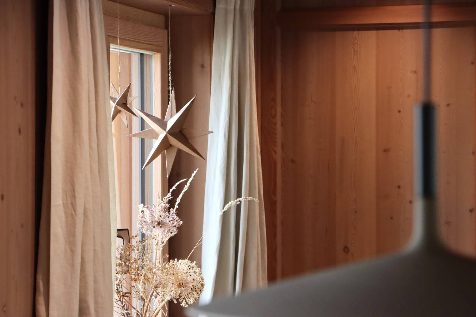 DIY paper stars symbolic picture