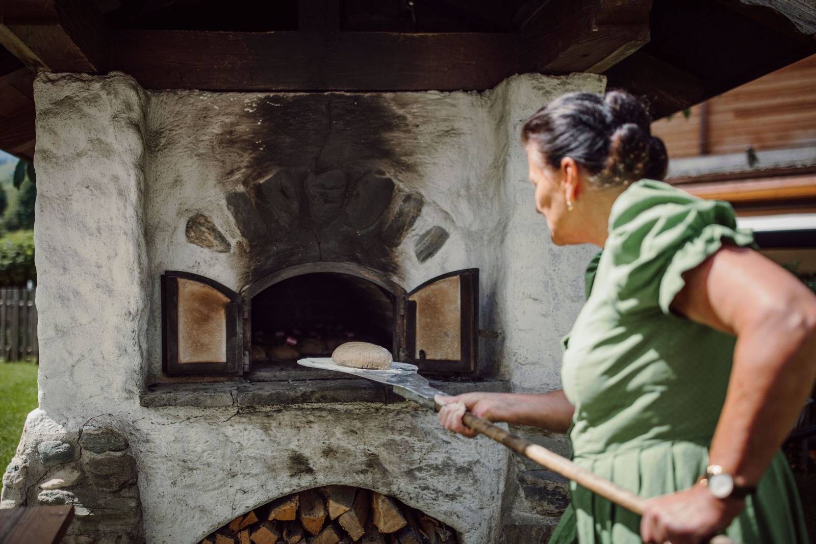 Bauernbrotbacken mit Eva Symbolfoto