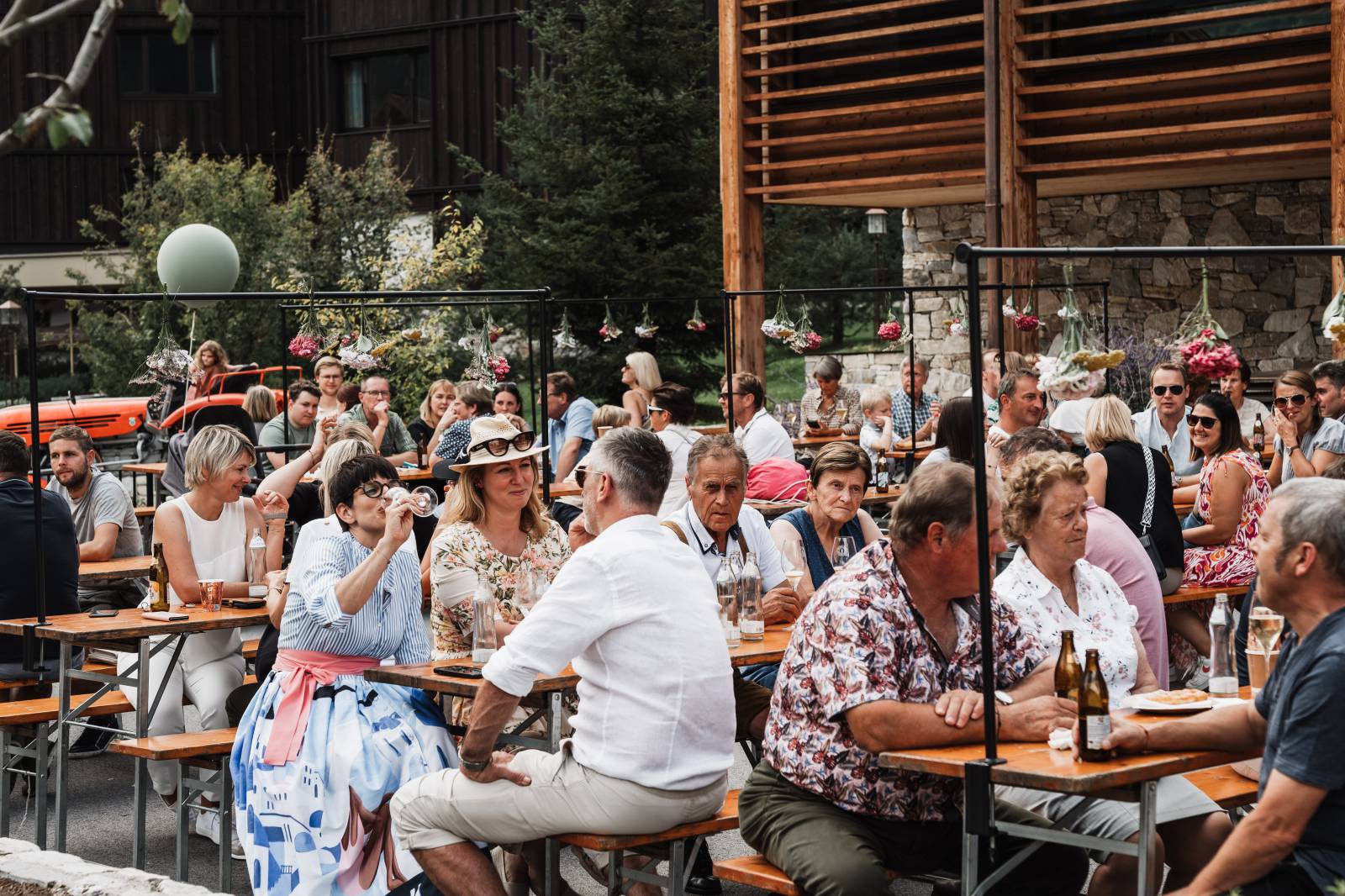 Summer party “family & friends” symbolic picture