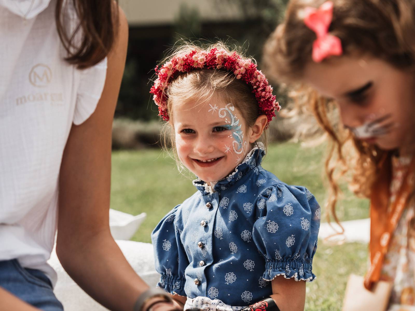 Summer party “family & friends” symbolic picture