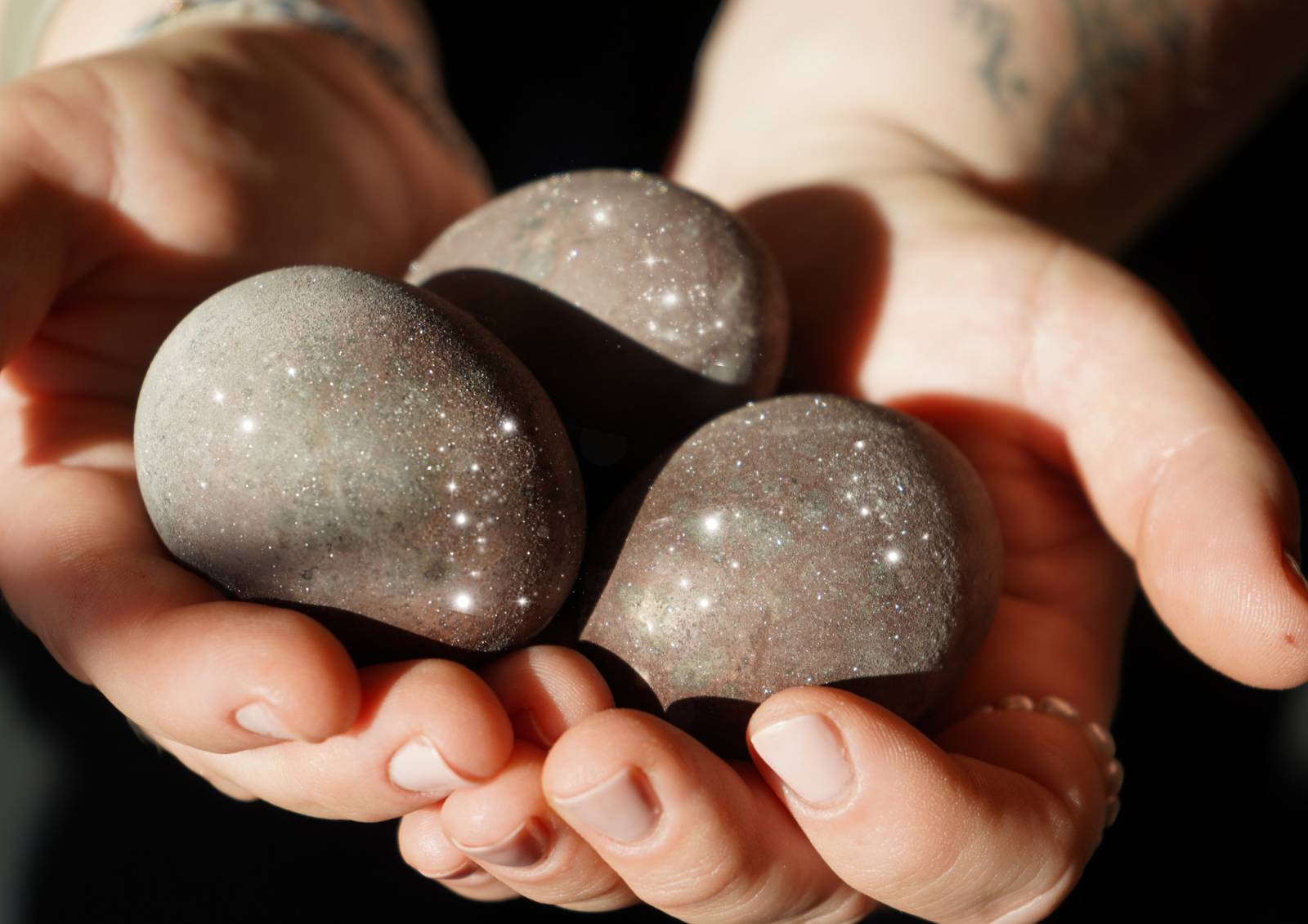 Glitter Easter eggs symbolic picture