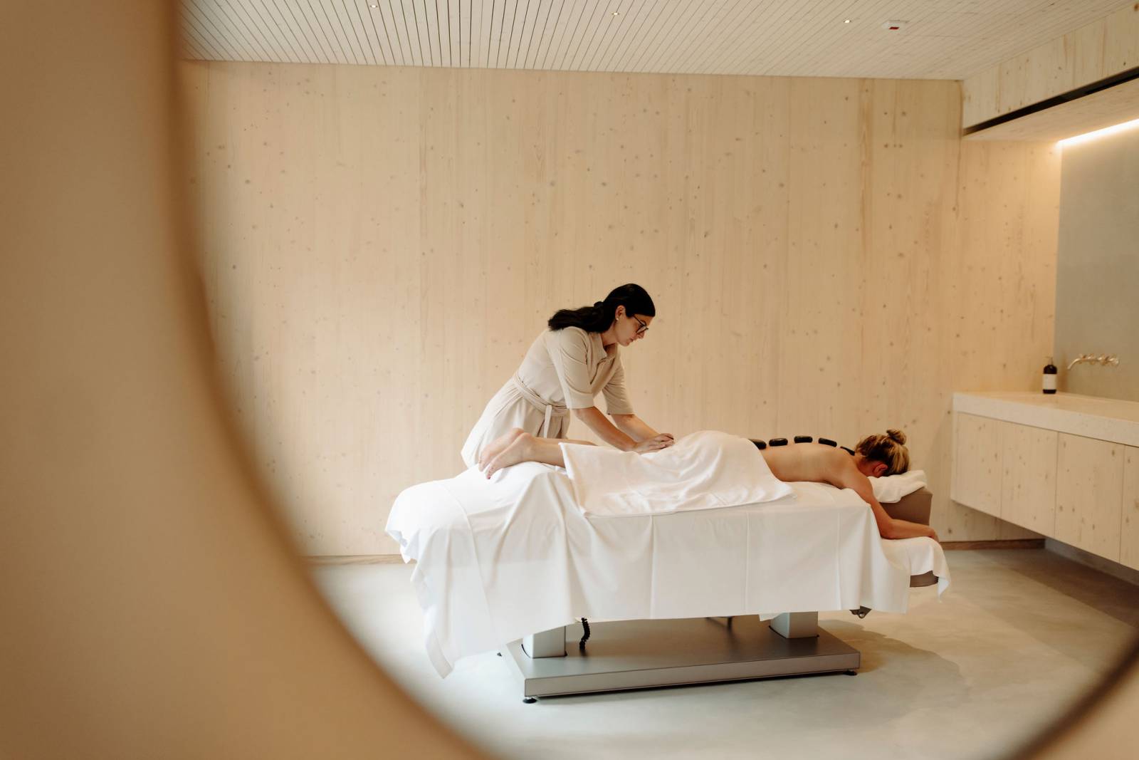 Wohltuende Spa-Anwendungen Symbolfoto