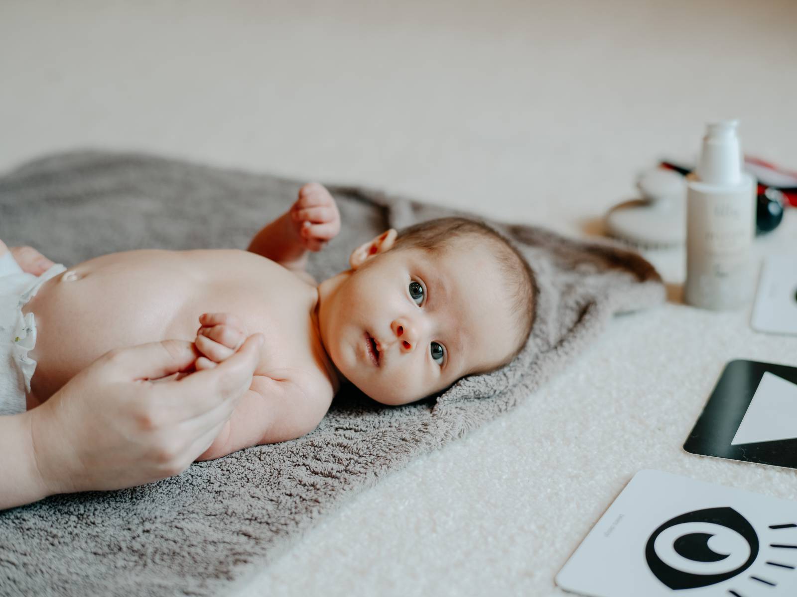 Basale Stimulation im Lillee Baby Spa Symbolfoto