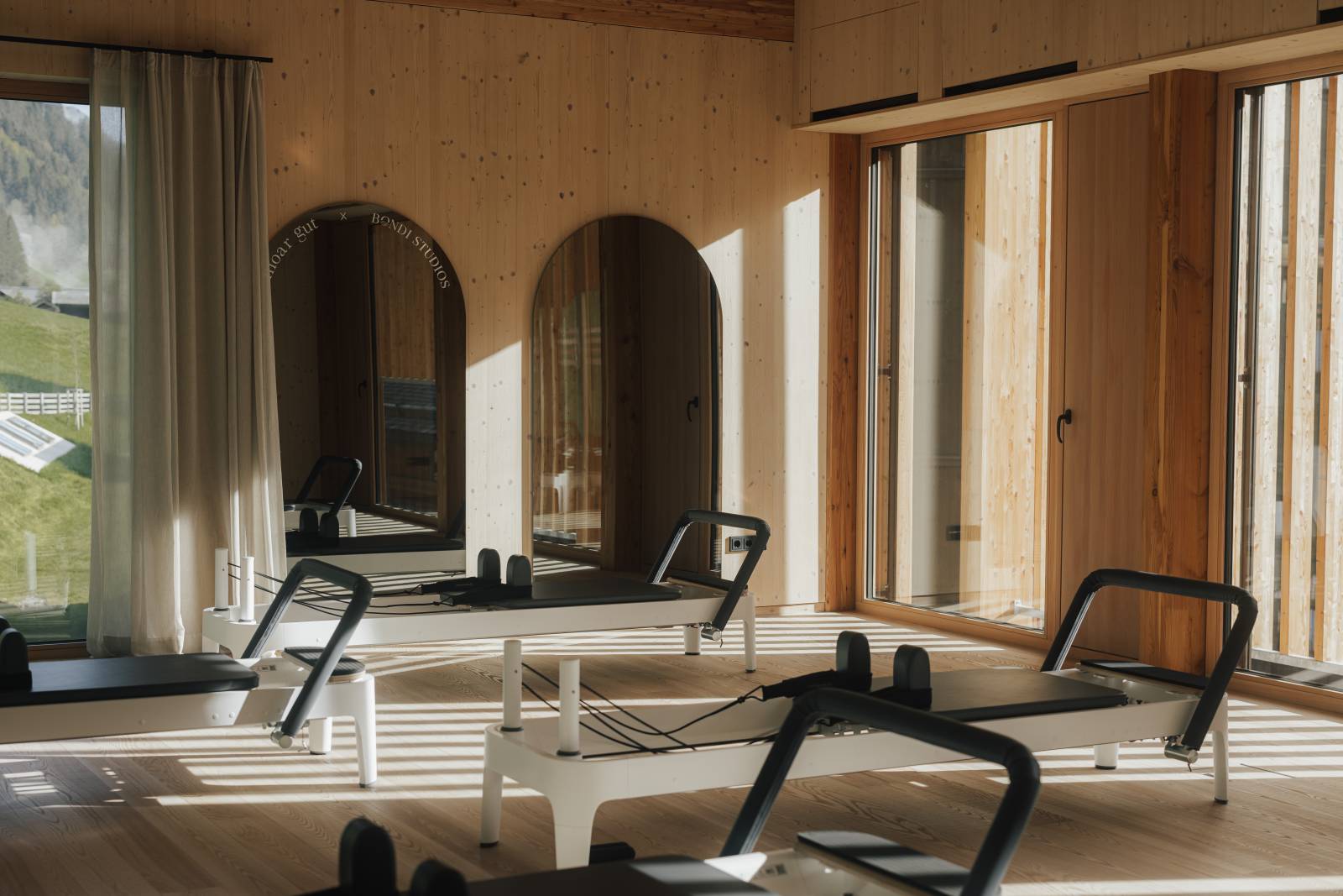 Reformer Pilates Retreat in the fall symbolic picture