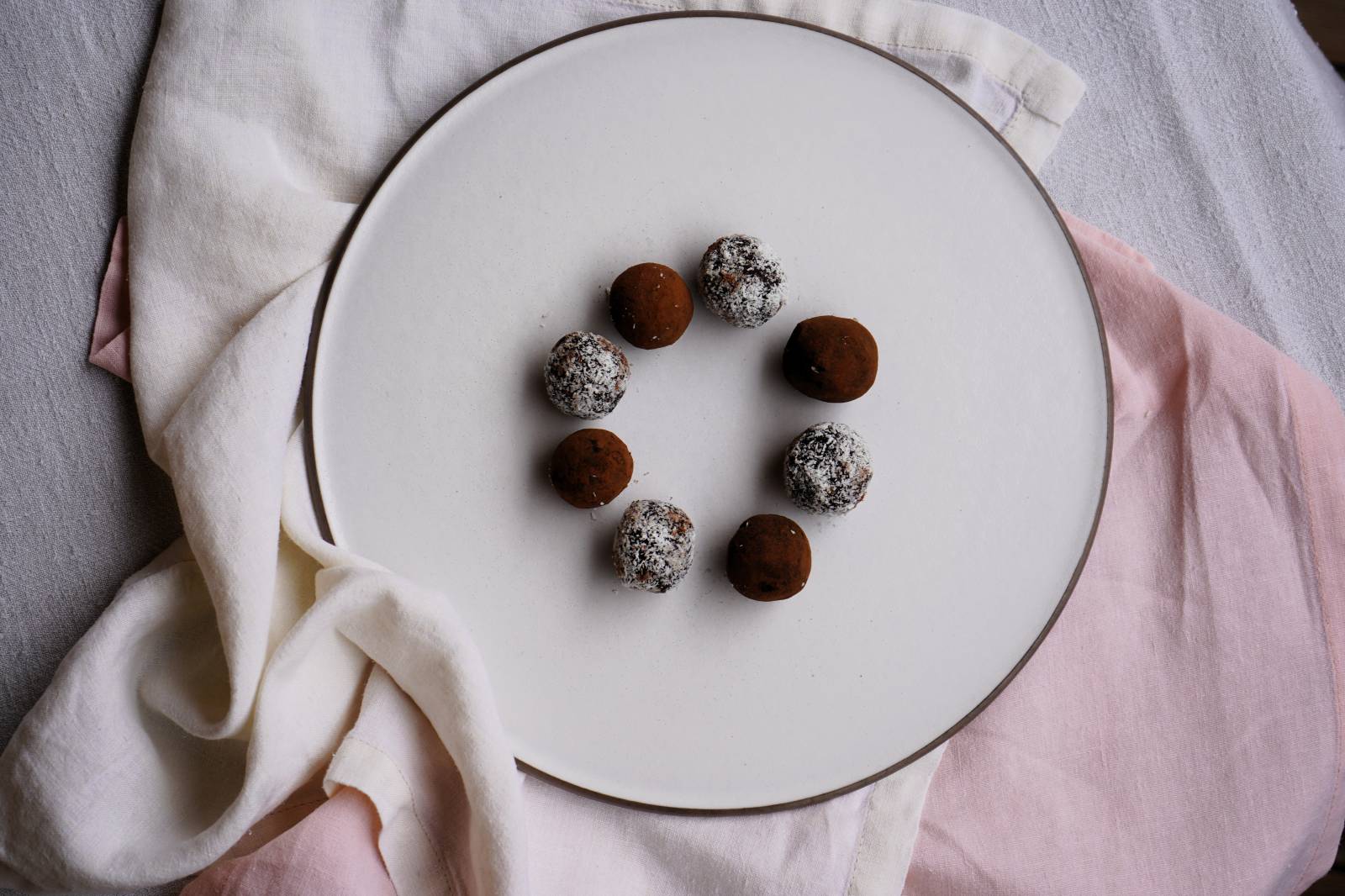 vegane Lebkuchen Energy Balls Symbolfoto