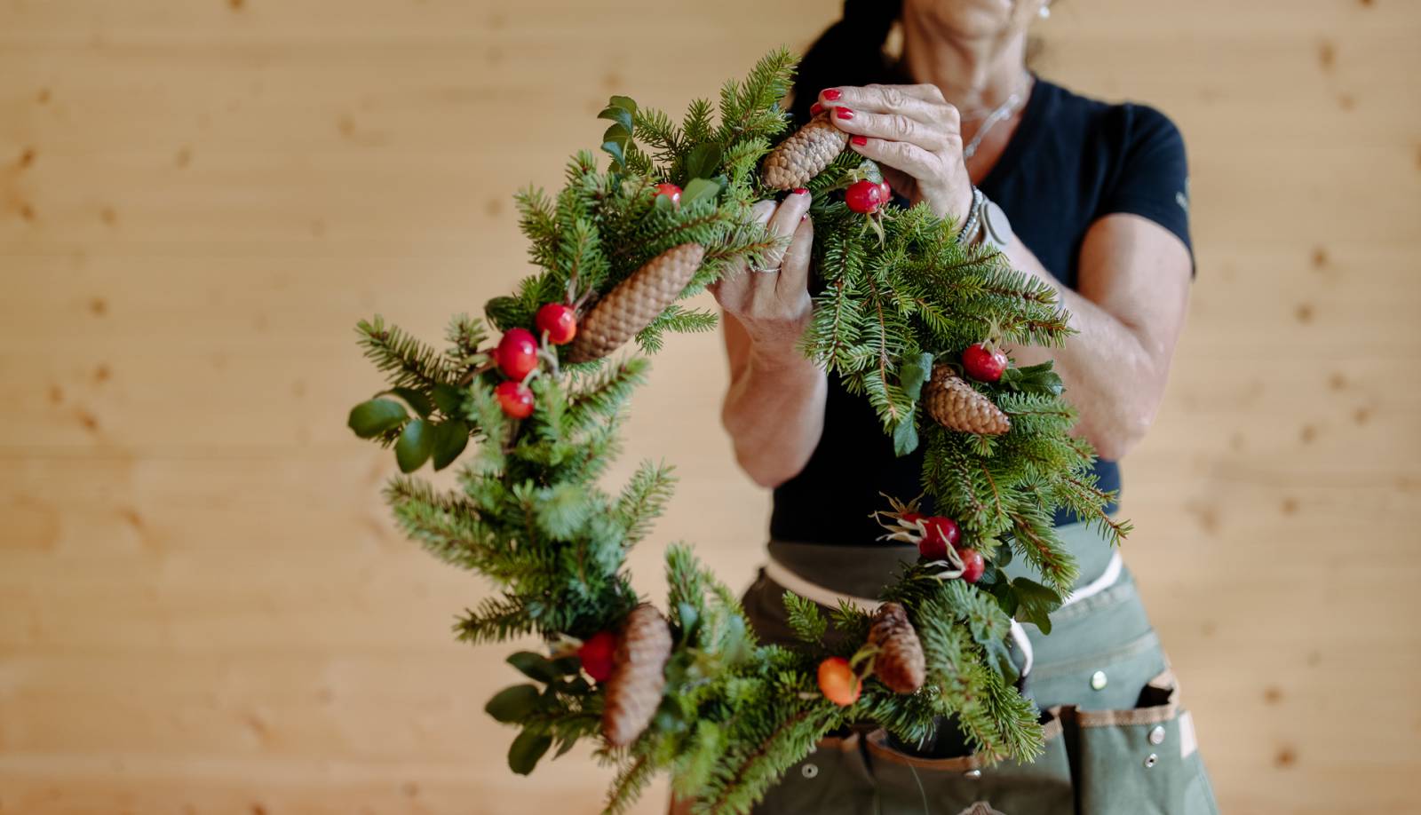 Adventkranzbinden am Moar Gut Symbolfoto
