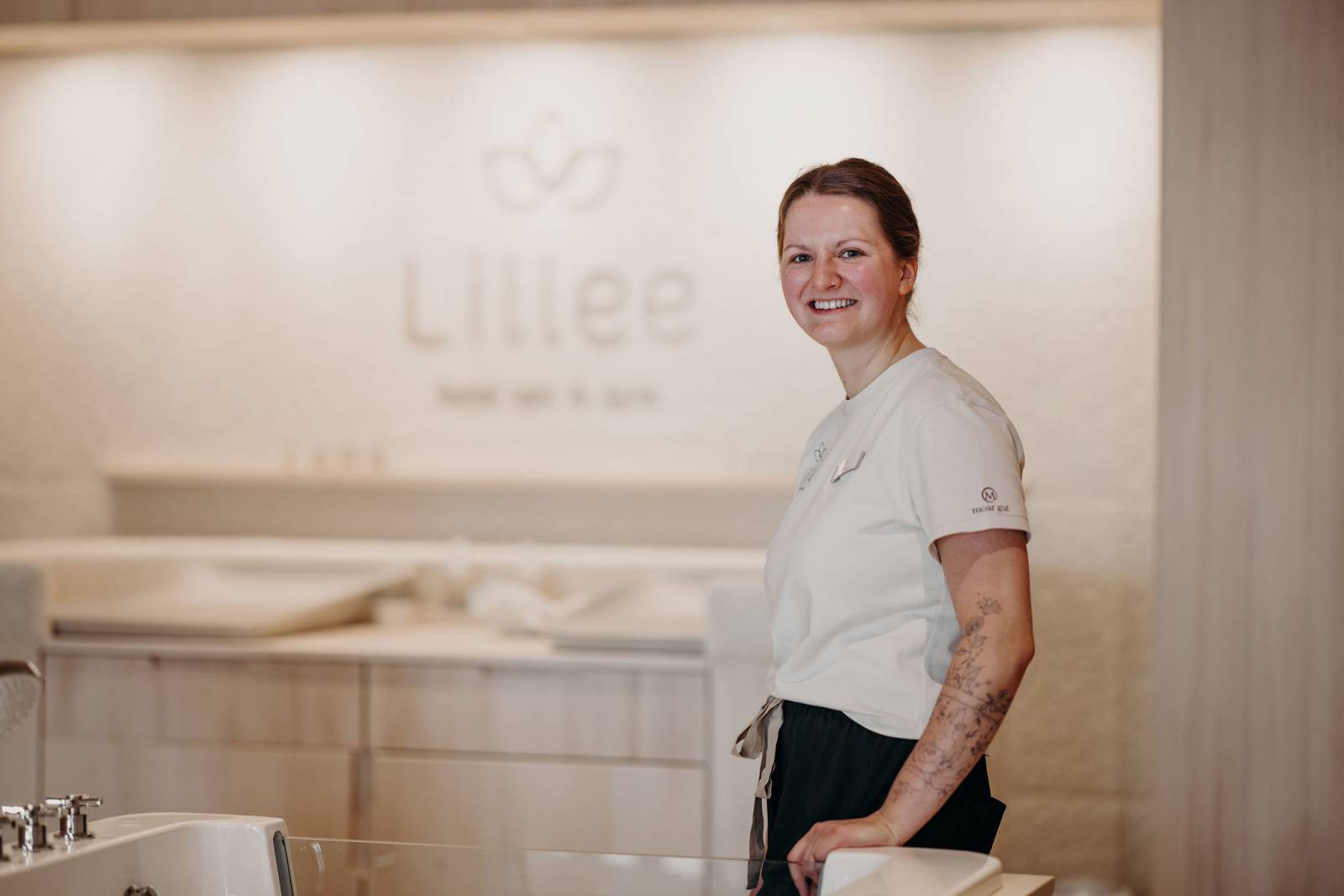 Unsere neue Baby Spa Mitarbeiterin Laura Symbolfoto