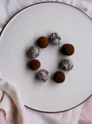vegane Lebkuchen Energy Balls Symbolfoto