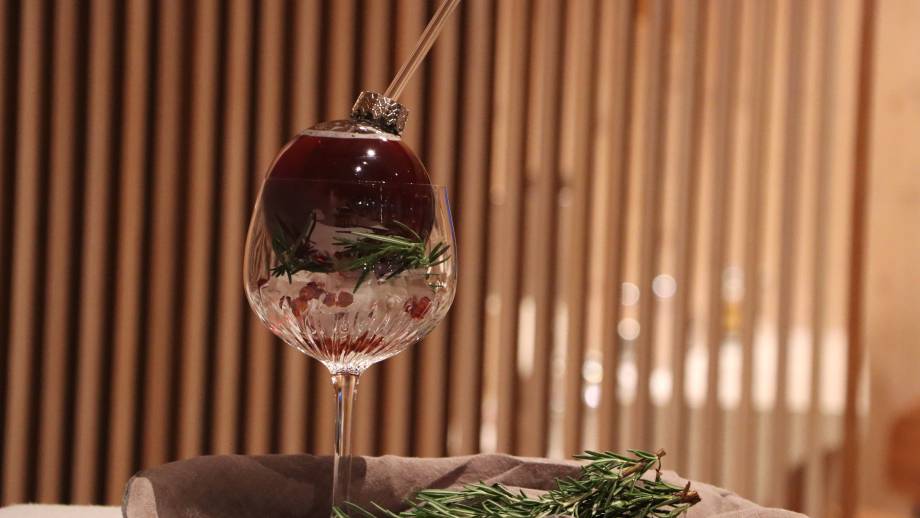 merry berry martini symbolic picture