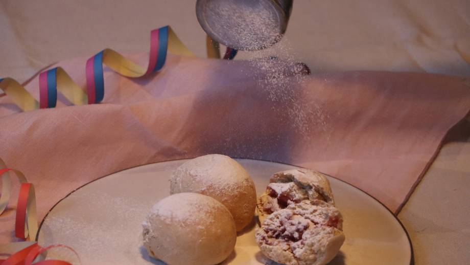 Healthy carnival doughnuts (doughnuts) from the oven symbolic picture