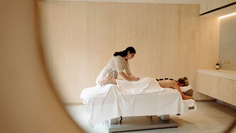 Wohltuende Spa-Anwendungen Symbolfoto