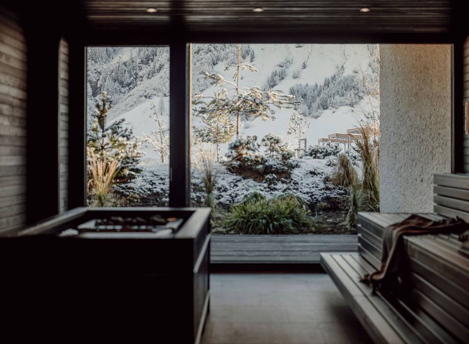 fragrance, steam and relaxation - MOAR sauna infusion symbolic picture
