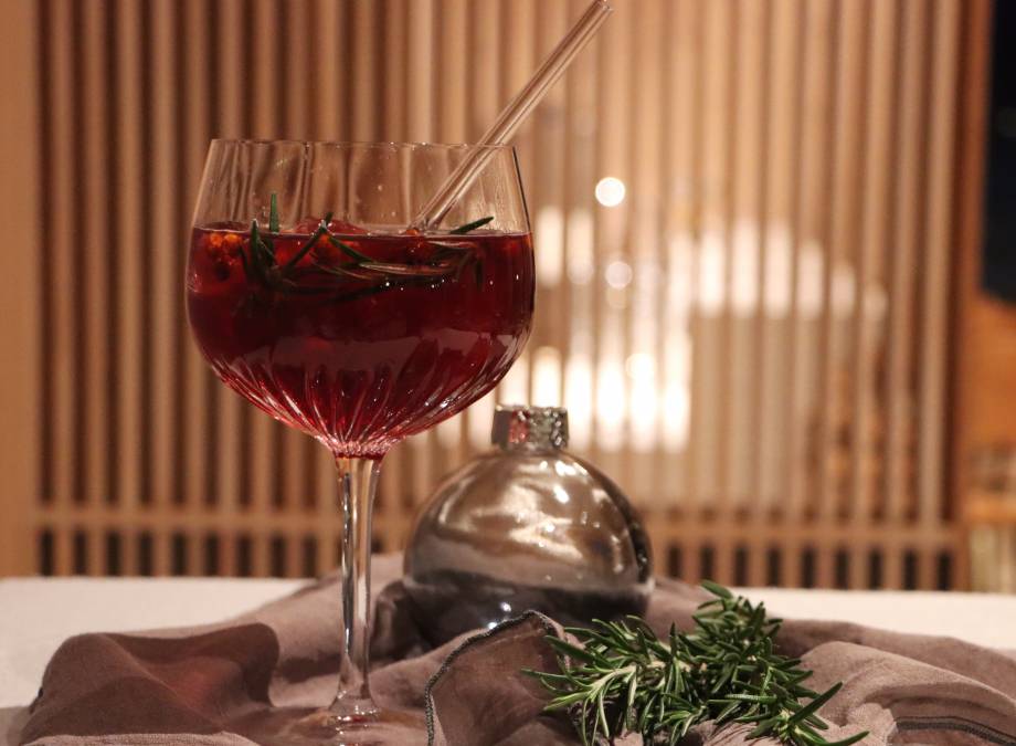 merry berry martini symbolic picture