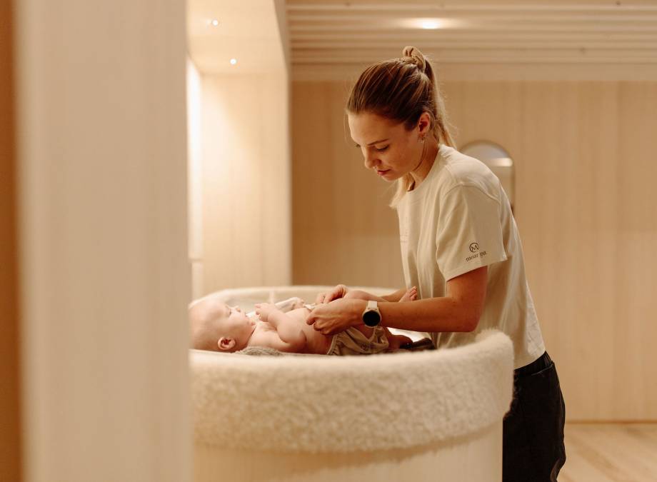 Maria - unsere neue Baby Spa Mitarbeiterin Symbolfoto