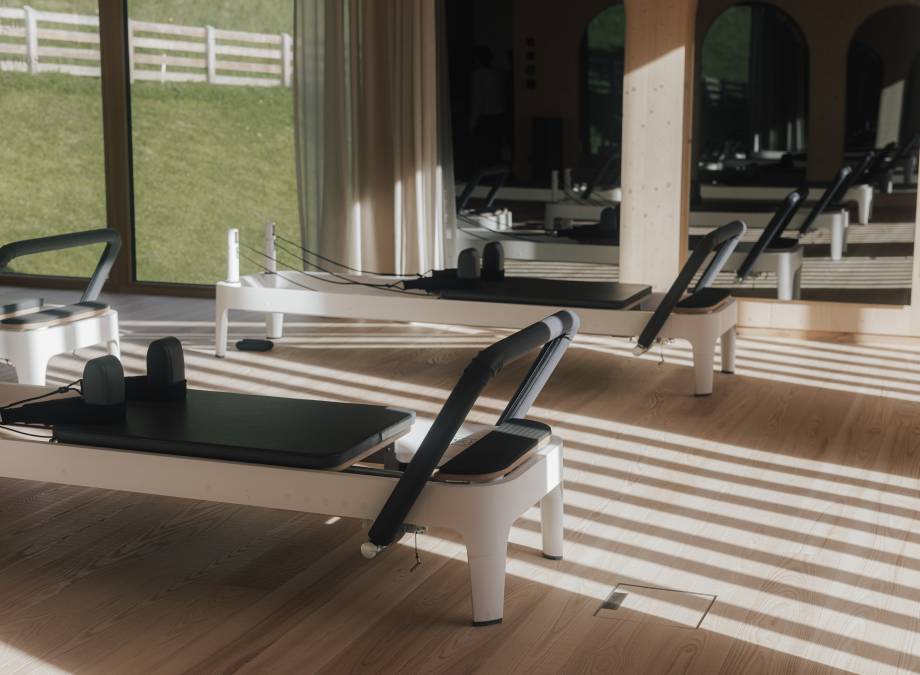 Reformer Pilates Retreat im Herbst Symbolfoto