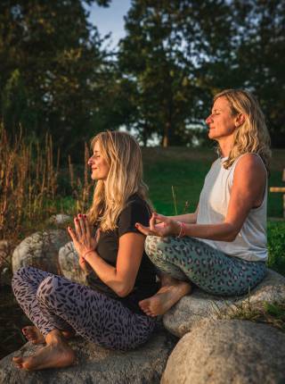 MOAR YOGA im November  Symbolfoto