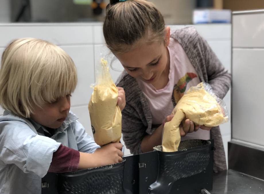 Backen mit Kindern: OSTERLAMM Symbolfoto