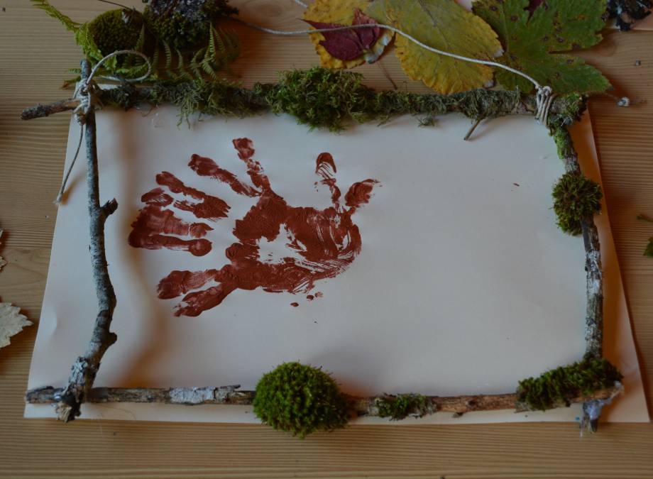 Herbstbasteln mit Kindern Symbolfoto