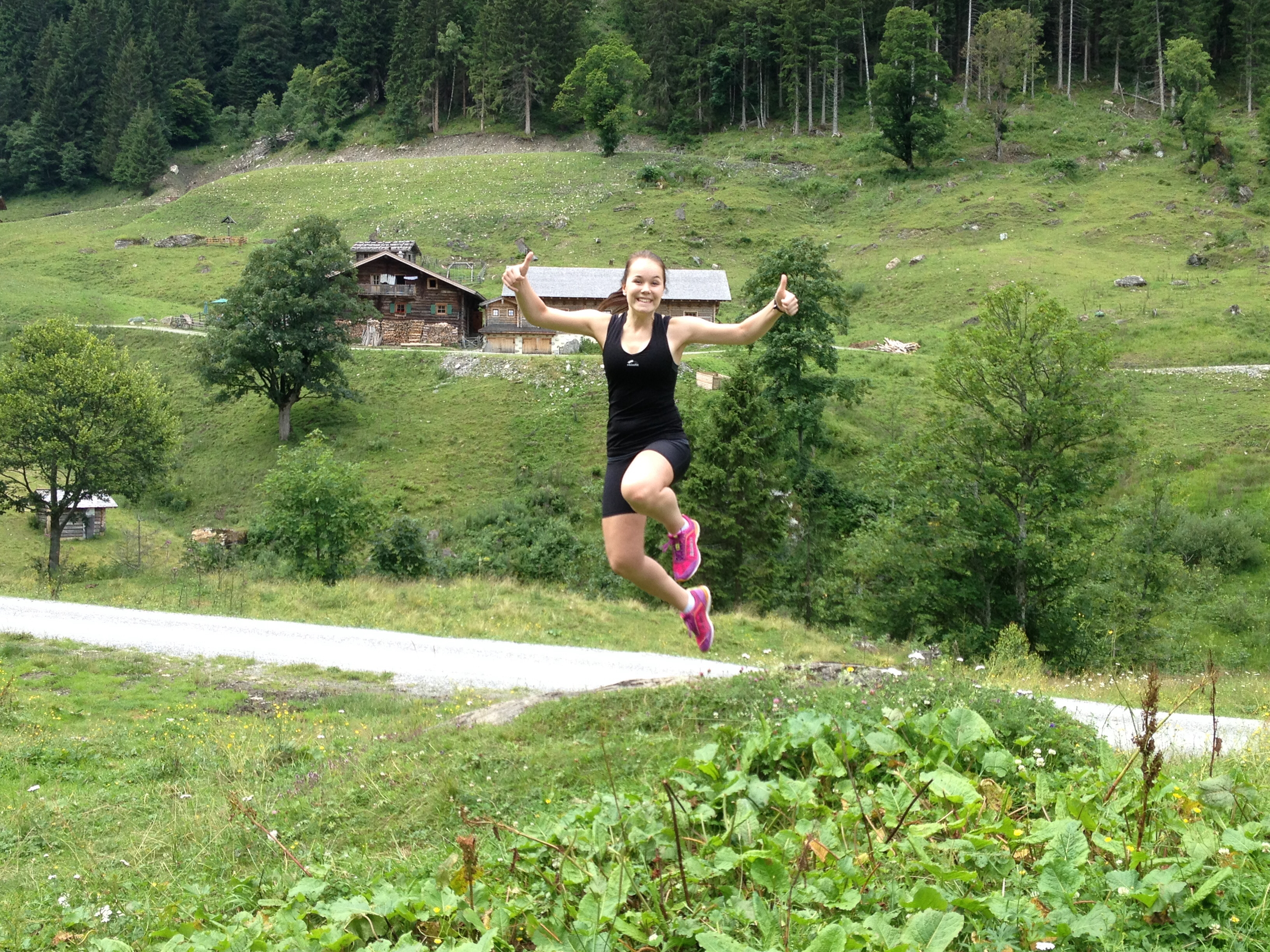 Lehrling Amely vor der Paulhütte in Großarl