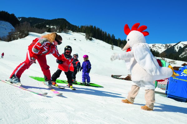 Kinderskikurs mit Gusti, dem Maskottchen